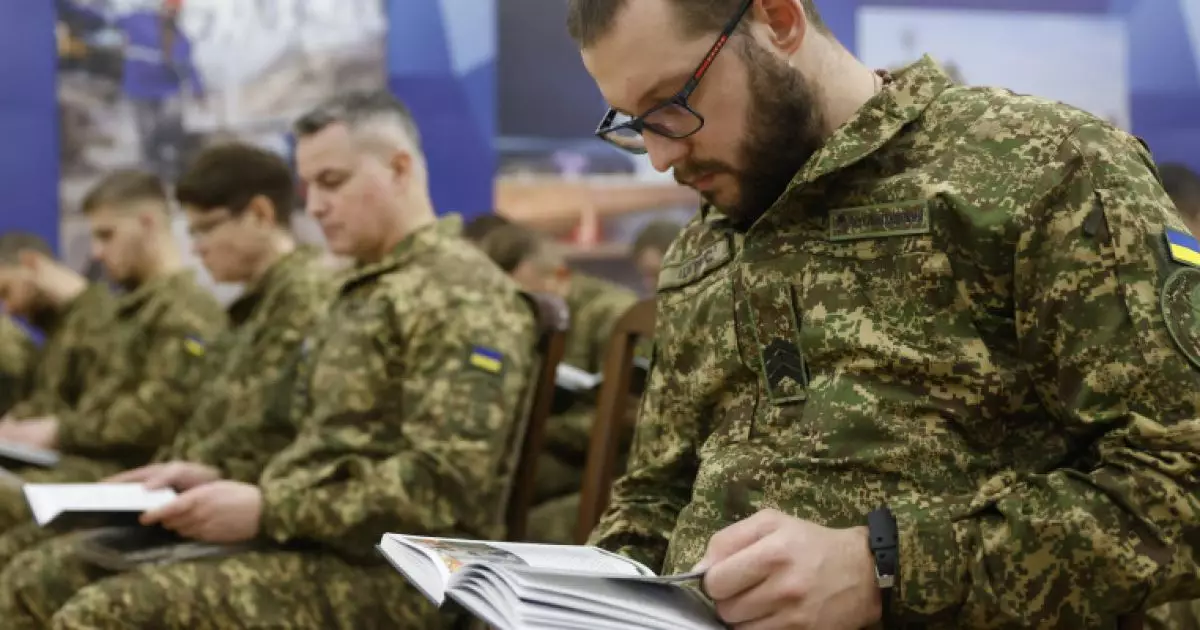 Герої не вмирають: у Києві презентували книгу про бійців Нацгвардії