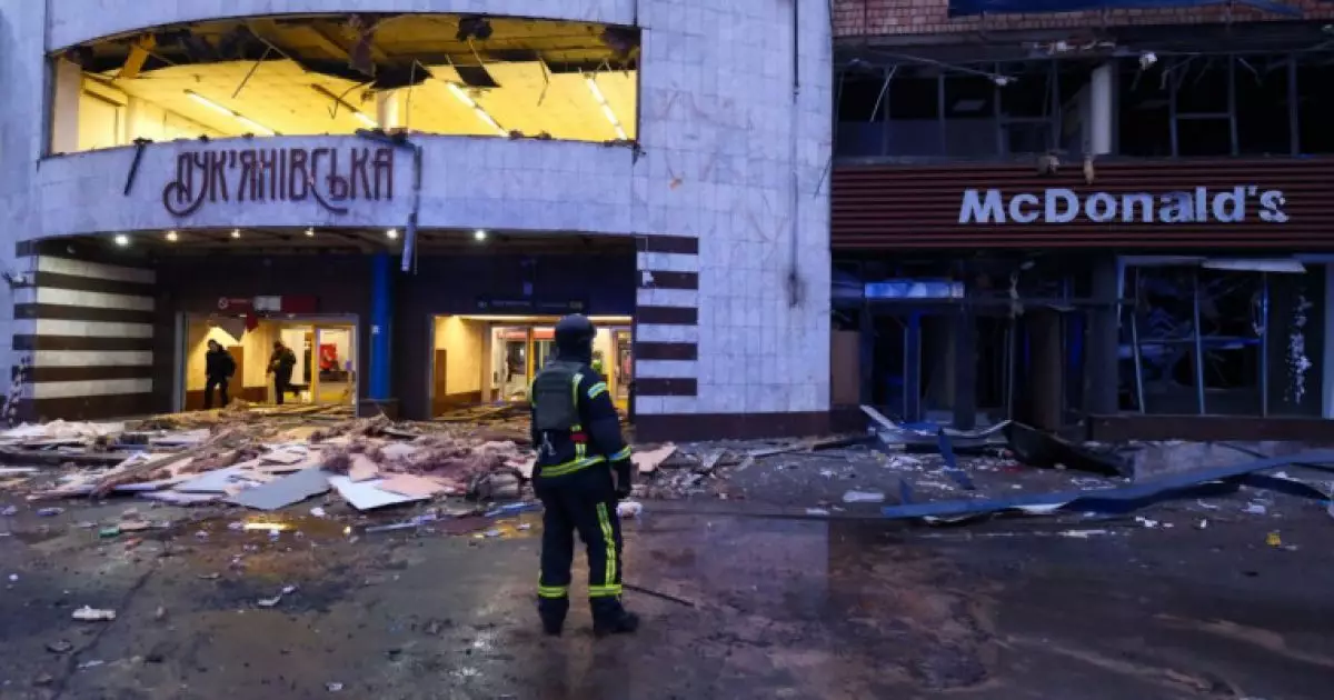 Як Київ повертається до життя після ракетного удару 18 січня