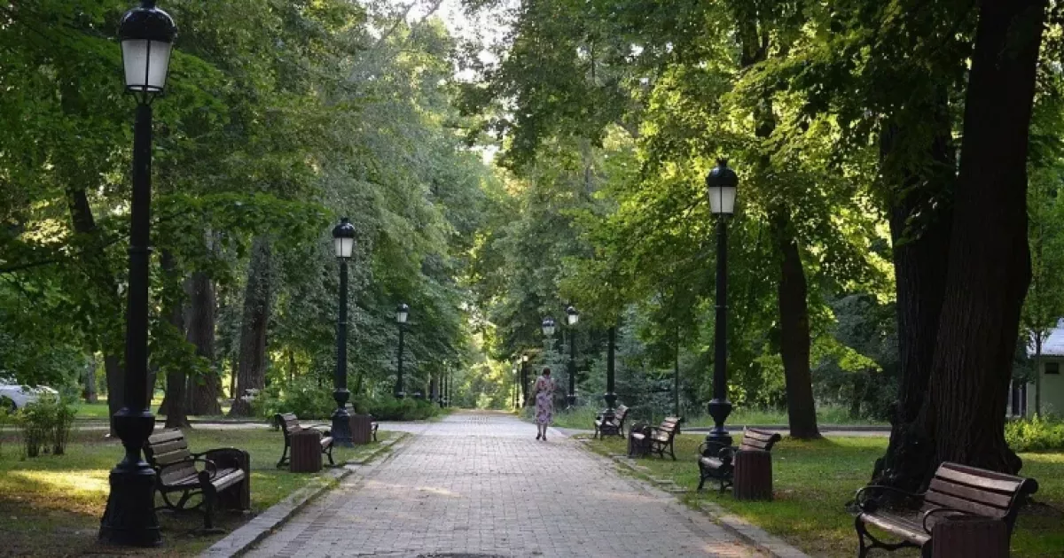 Як 120 років тому кияни відпочивали у Міському саду: архівні фото