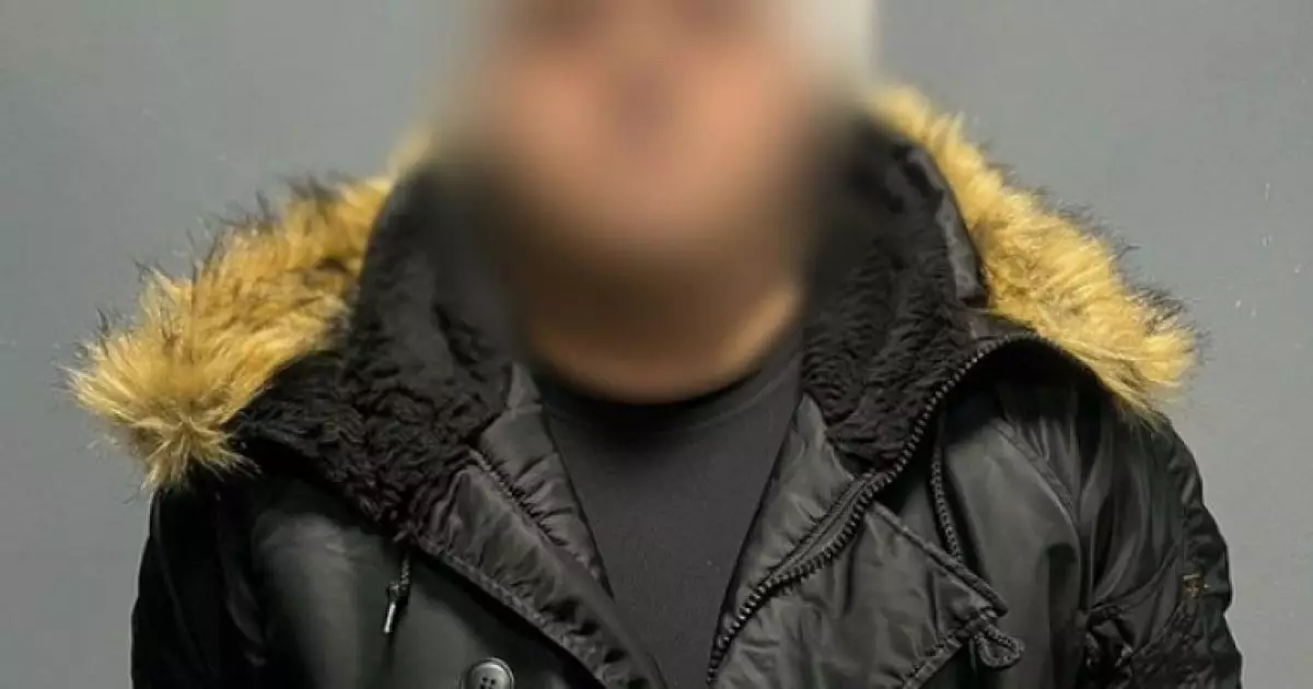 У Києві чоловік вимагав 13 000 доларів неіснуючого боргу, залякуючи жертву