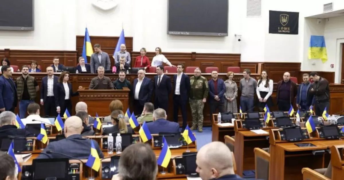 Скандал у Київраді: чому депутати блокують трибуну вдруге?