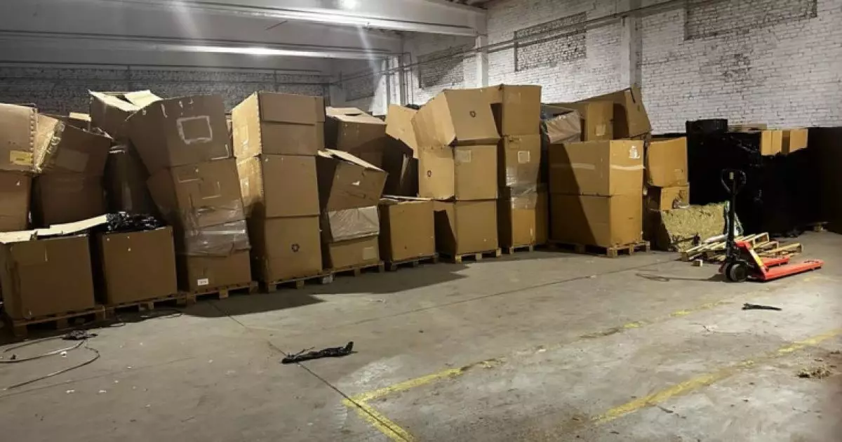 На Київщині викрили підпільний склад цигарок на 40 мільйонів гривень