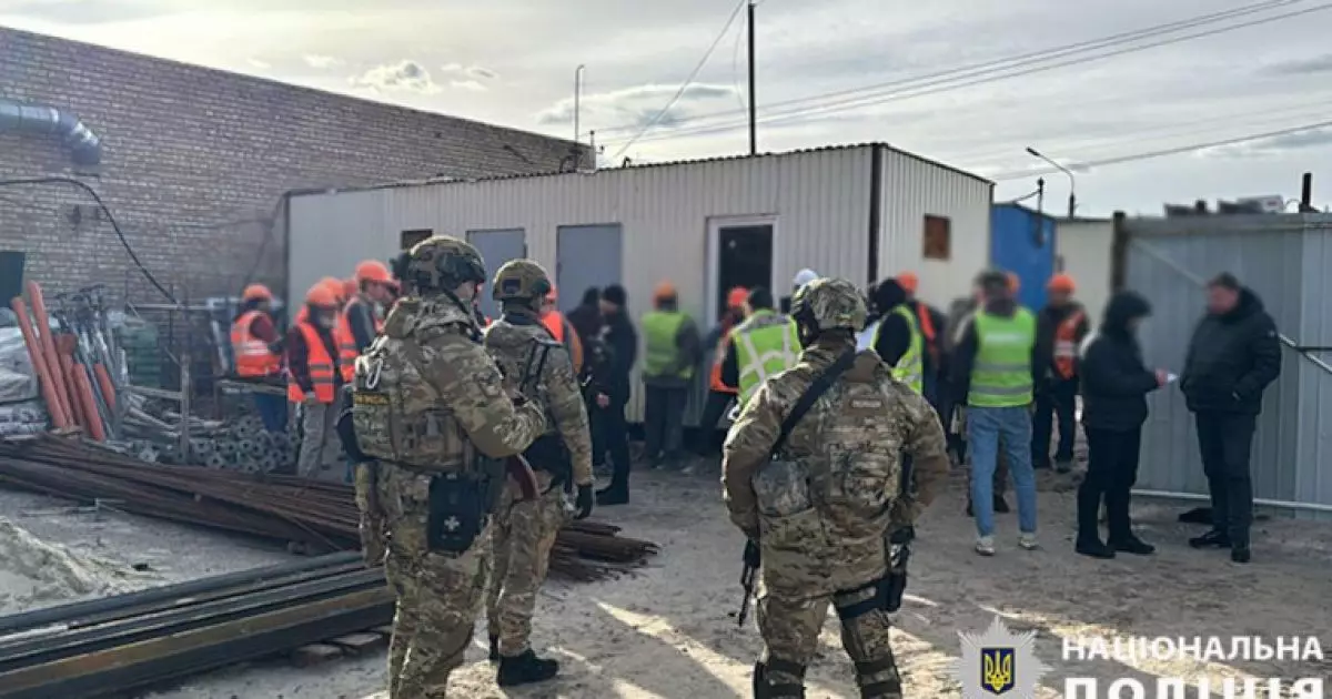У Києві затримали угруповання, яке під виглядом реабілітаційного центру експлуатувало людей