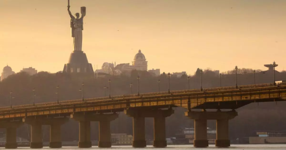 Київ під смогом та смородом: де зараз найбільше забруднене повітря?