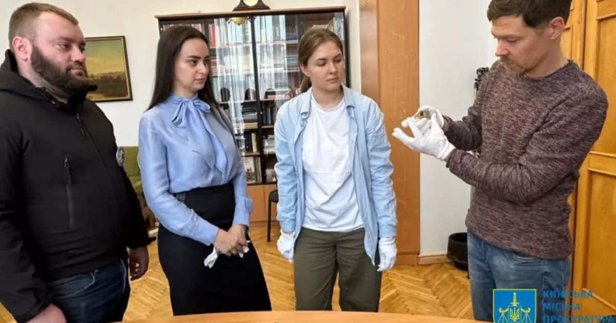 У Києві передано три унікальні археологічні скарби до Національного музею історії України