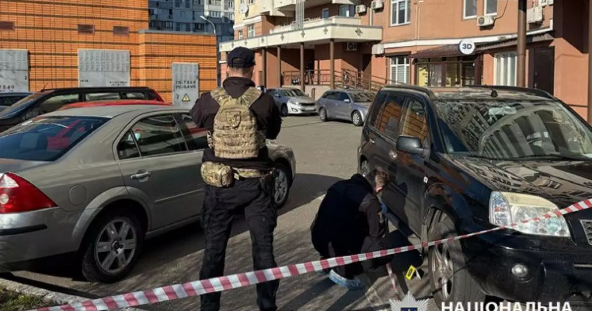 Стрілянина у Києві: на Оболоні чоловік вистрілив знайомому в голову — його затримали