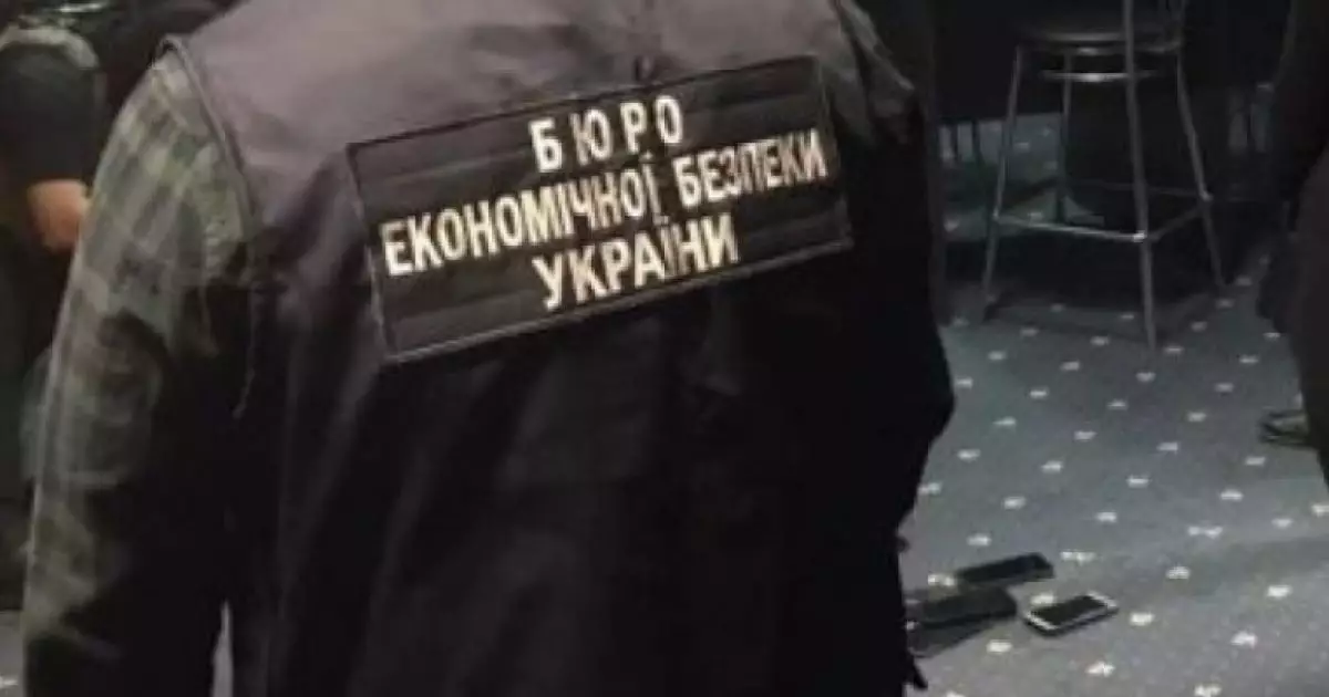 БЕБ припинило діяльність незаконної АЗС у Борисполі: вилучено понад 10 тис. літрів підробленого пального