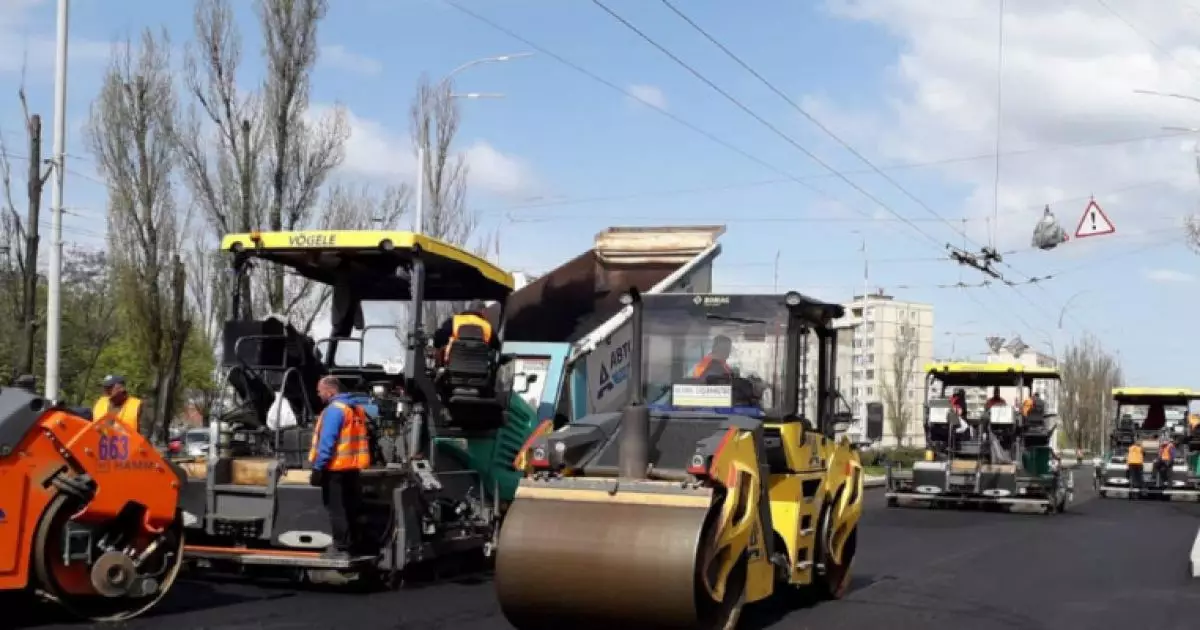 Реконструкція вулиці Стеценка у Києві: що чекає на водіїв і пішоходів?