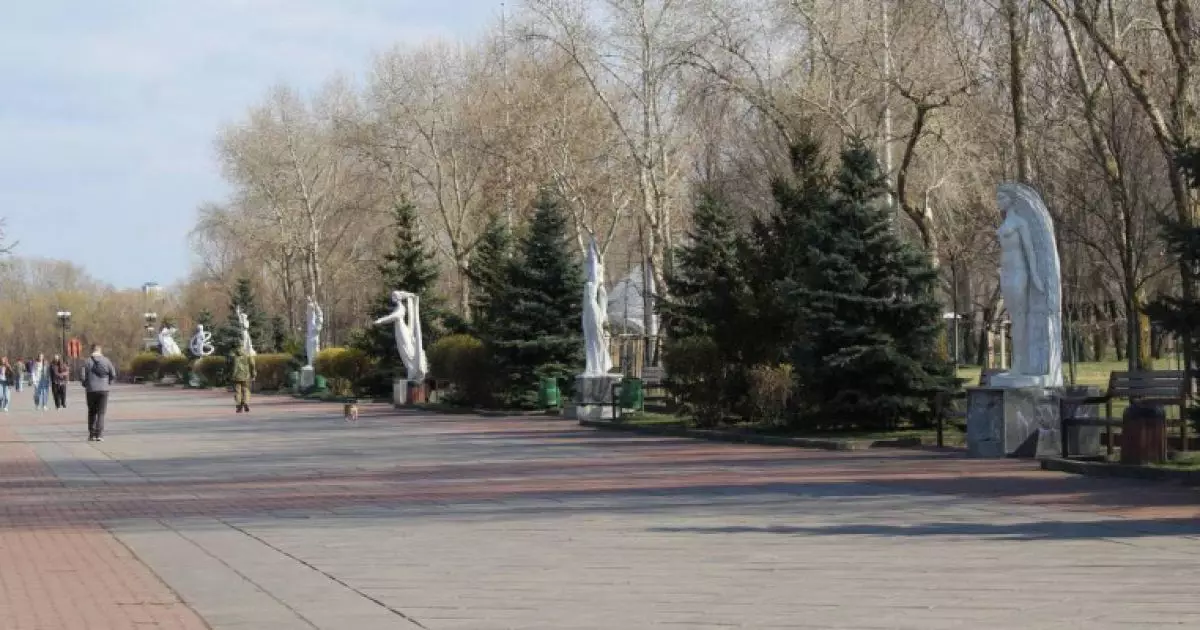 Оболонська набережна отримує нове життя: реставрація Алеї муз