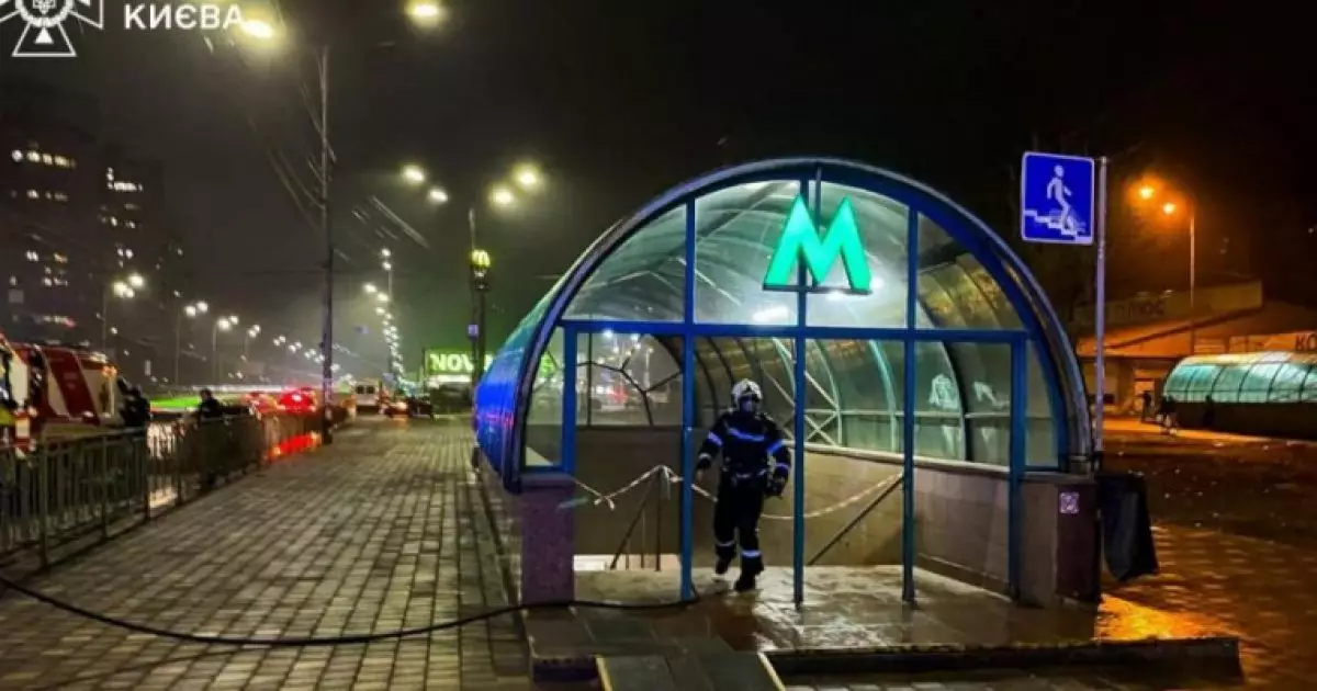 У Києві загорівся магазин у переході біля метро «Академмістечко»