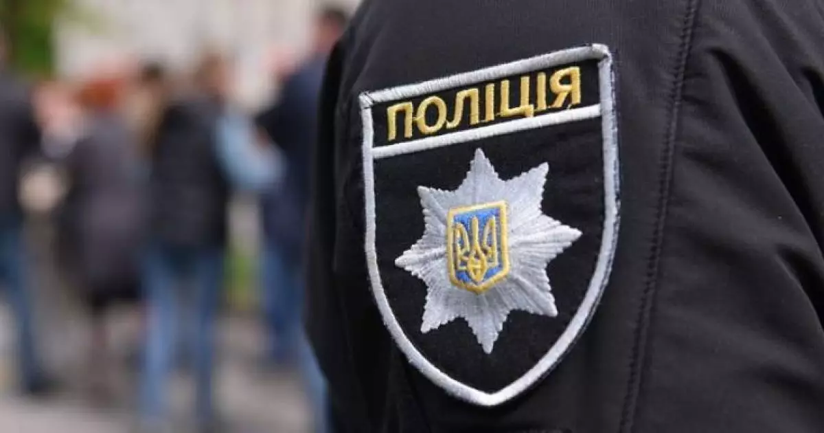 У Києві затримано чоловіка з незаконною зброєю та наркотиками: деталі обшуку