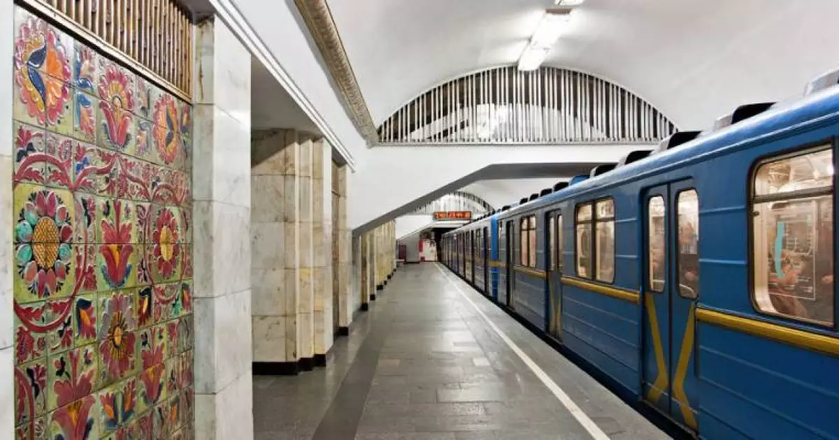 У Києві на два дні зупиняють рух поїздів між станціями "Лісова" та "Дніпро" через ремонт шляхопроводу