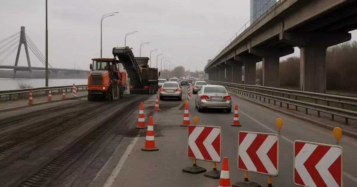 У Києві частково обмежать рух вулицею Набережно-Рибальською: що потрібно знати водіям
