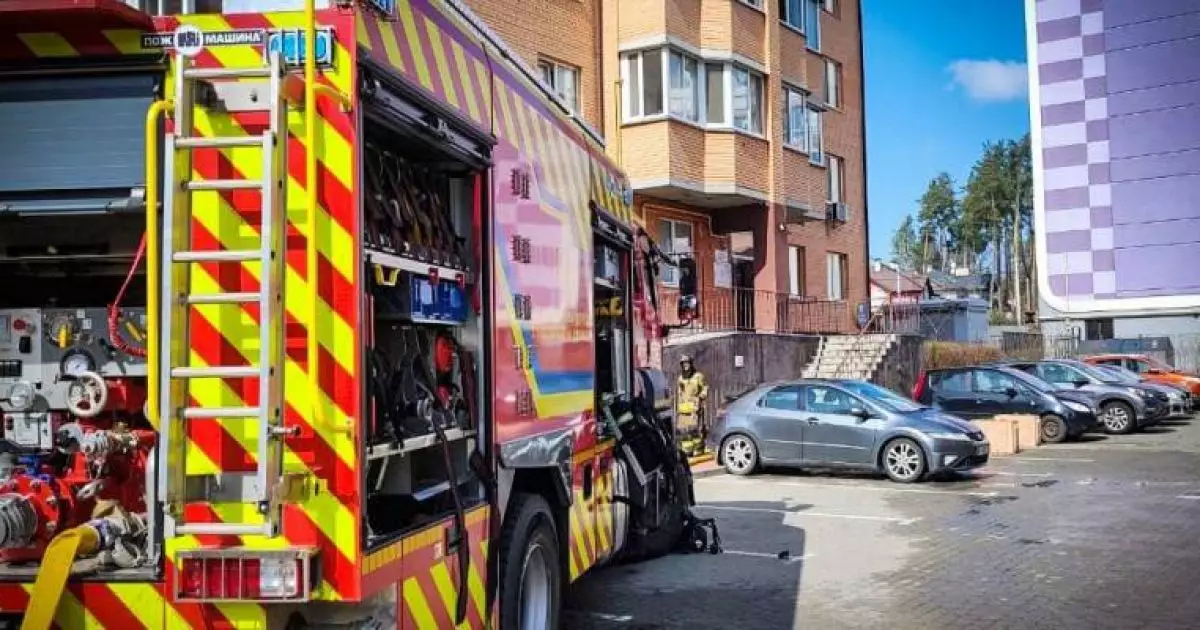 Трагічна пожежа в Ірпені: загинув чоловік, 18 осіб врятовано