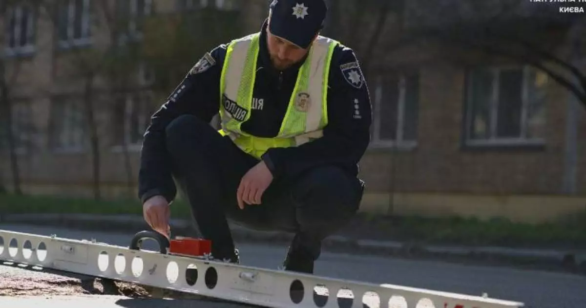У Києві поліція перевіряє стан доріг: що вже виявили та коли чекати ремонту