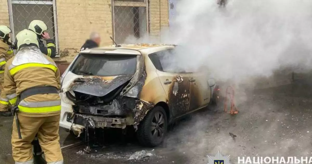 У Києві затримали палія електромобіля: деталі інциденту