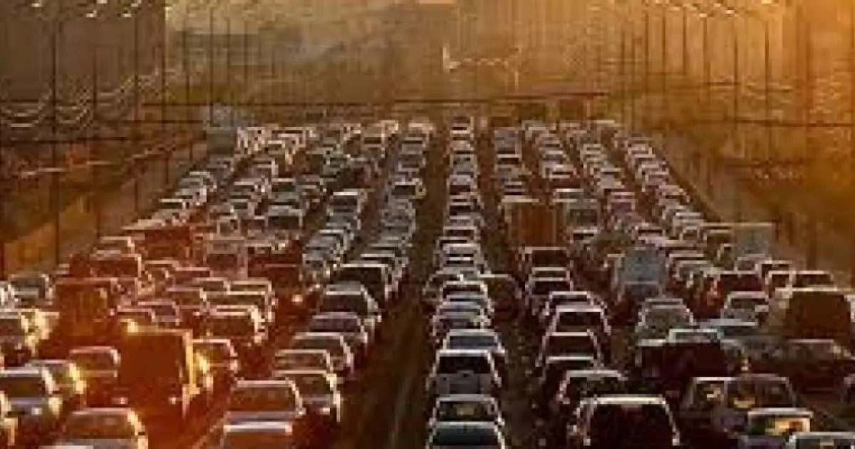 Сніг та підвищений ризик ДТП у Києві: що потрібно знати водіям?