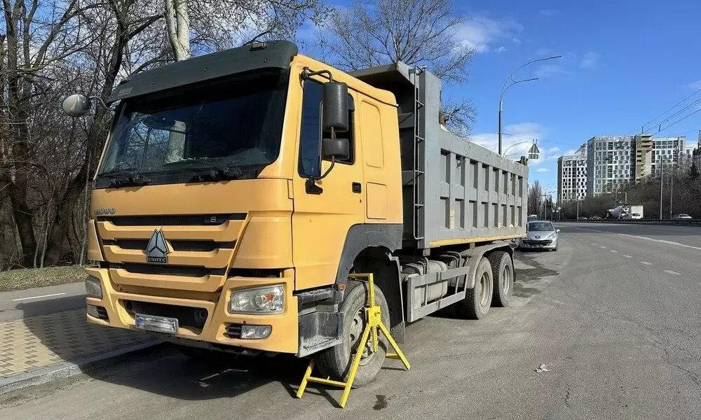 У Києві штрафують перевантажені вантажівки: понад 260 тис. грн