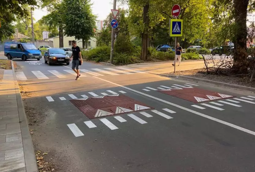 Чому Київ відмовився від «берлінських подушок», але встановлює заборонені «лежачі поліцейські»