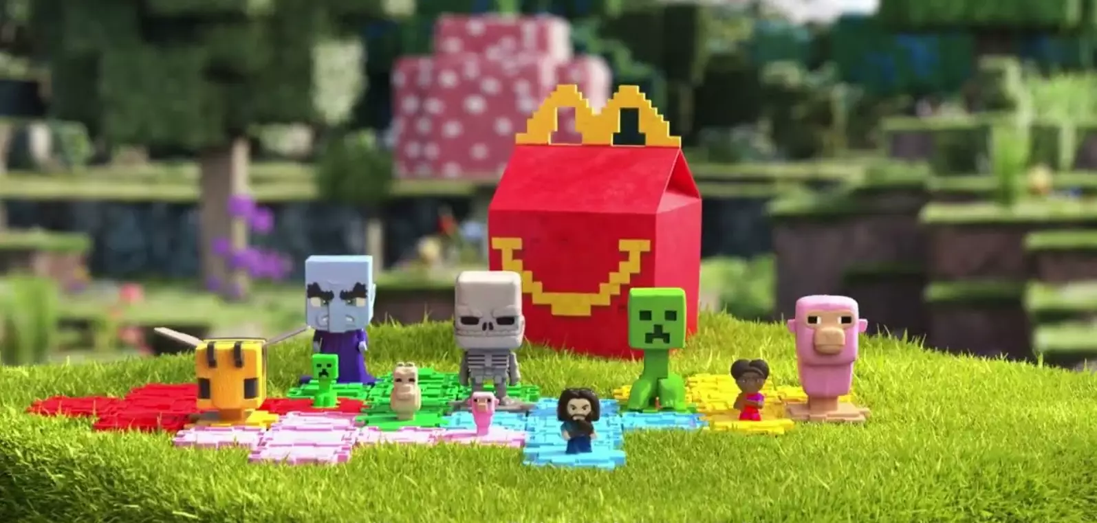 Полювання за піксельними фігурками: фігурки Minecraft зникли з McDonald’s за кілька днів