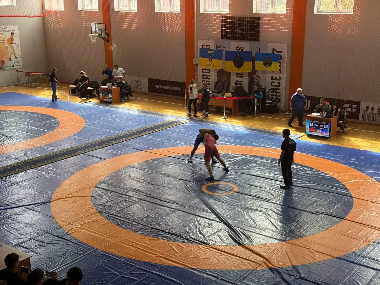 Чемпіонат Києва зі спортивної боротьби: вільна та греко-римська боротьба об'єднали столицю