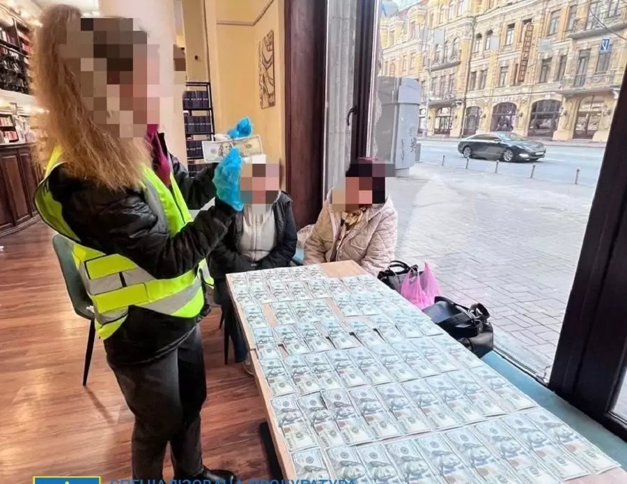Корупція серед військових: у Київській області затримали військовослужбовицю за хабар за переведення бійців до тилу
