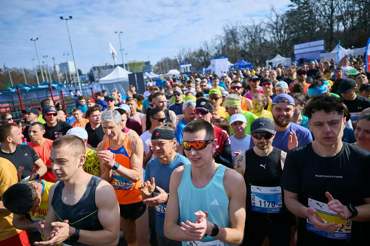 Київський півмарафон Незламності 2025: 8200 учасників та понад 3,3 млн грн на благодійність