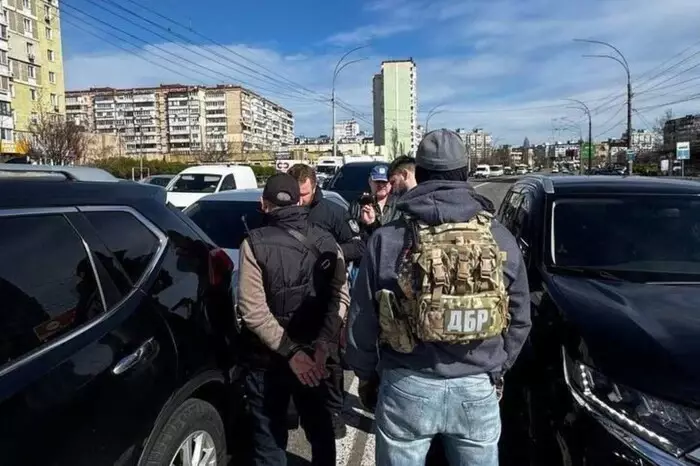У Києві затримано чиновника на хабарі: розкривається корупційна схема