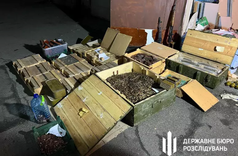 Арсенал у гаражі Києва: 35 тисяч патронів і БПЛА