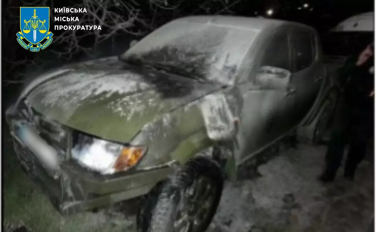 У Києві затримали молодиків за підпал автомобілів військових