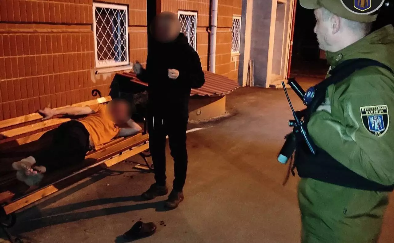 У Києві п’яні чоловіки ледь не побили медиків у лікарні