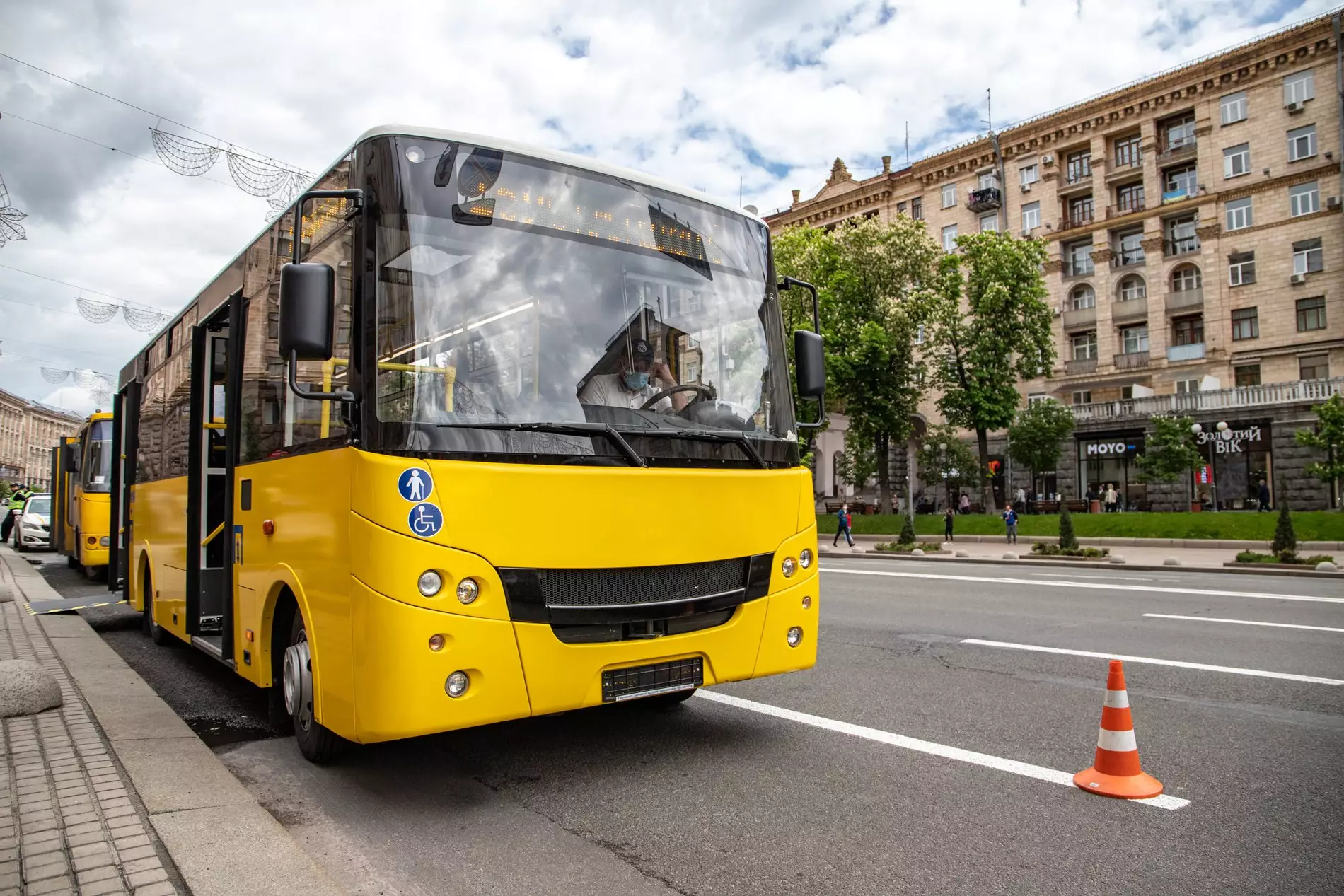Зміни в русі транспорту Києва 19 квітня 2025 року
