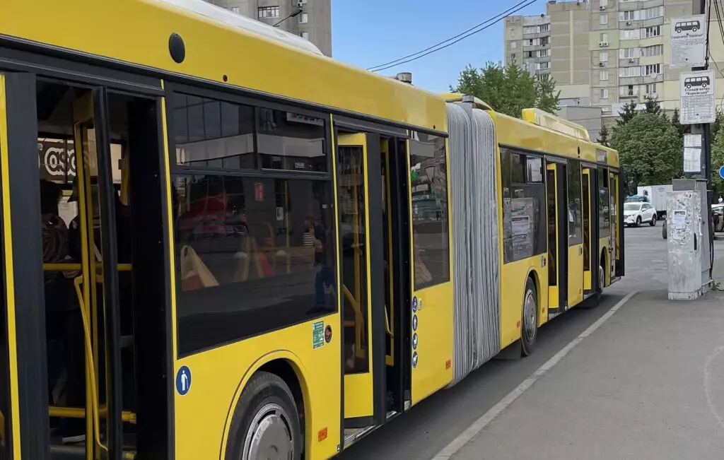 Ремонт трамвайних колій у Києві: які автобуси курсуватимуть інакше