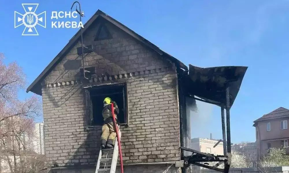 Троє постраждалих під час пожежі в Києві: що сталося на вулиці Чавдар