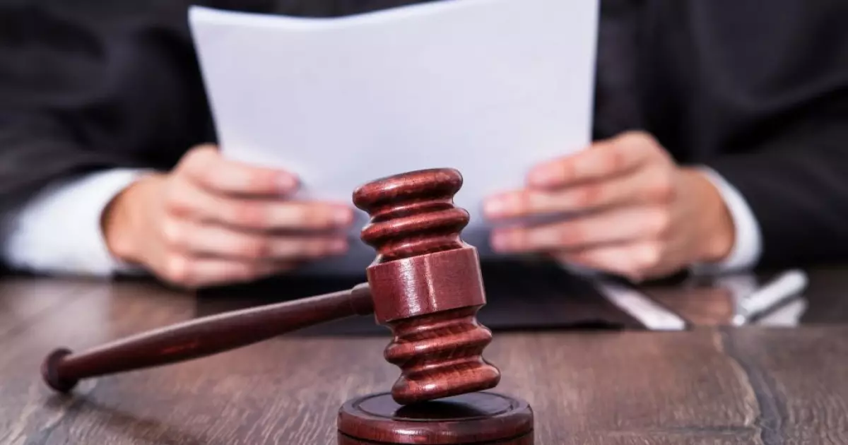 Пропив усе до копійки: у Києві сусід обікрав пенсіонера