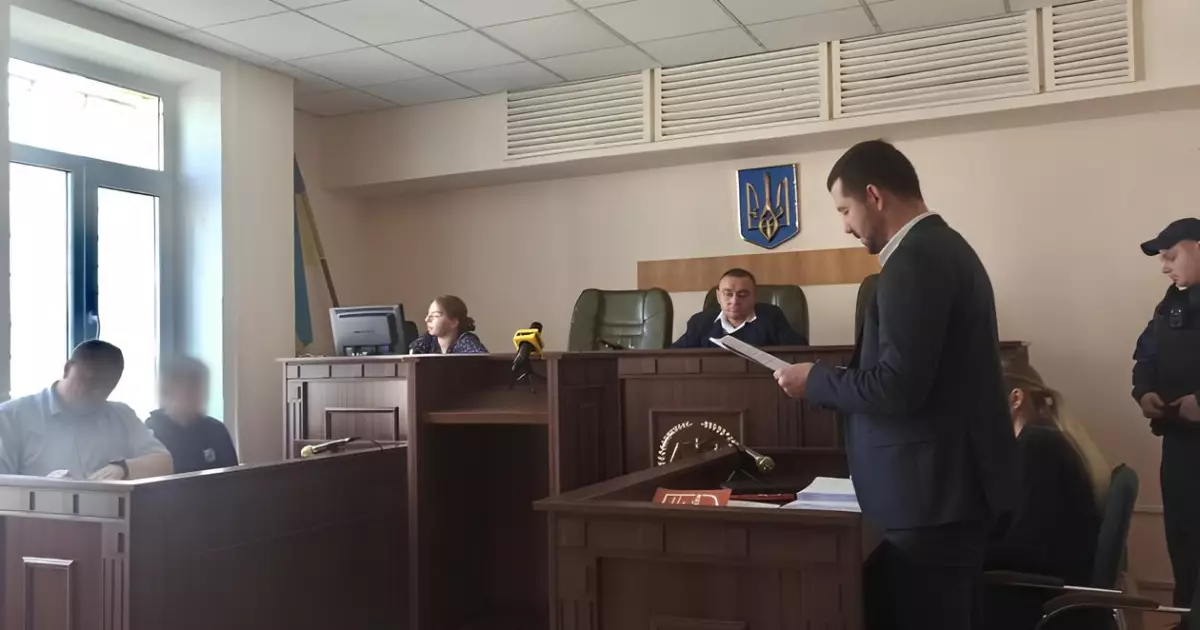 Суд відправив під домашній арешт підлітків, які побили військового в Гідропарку