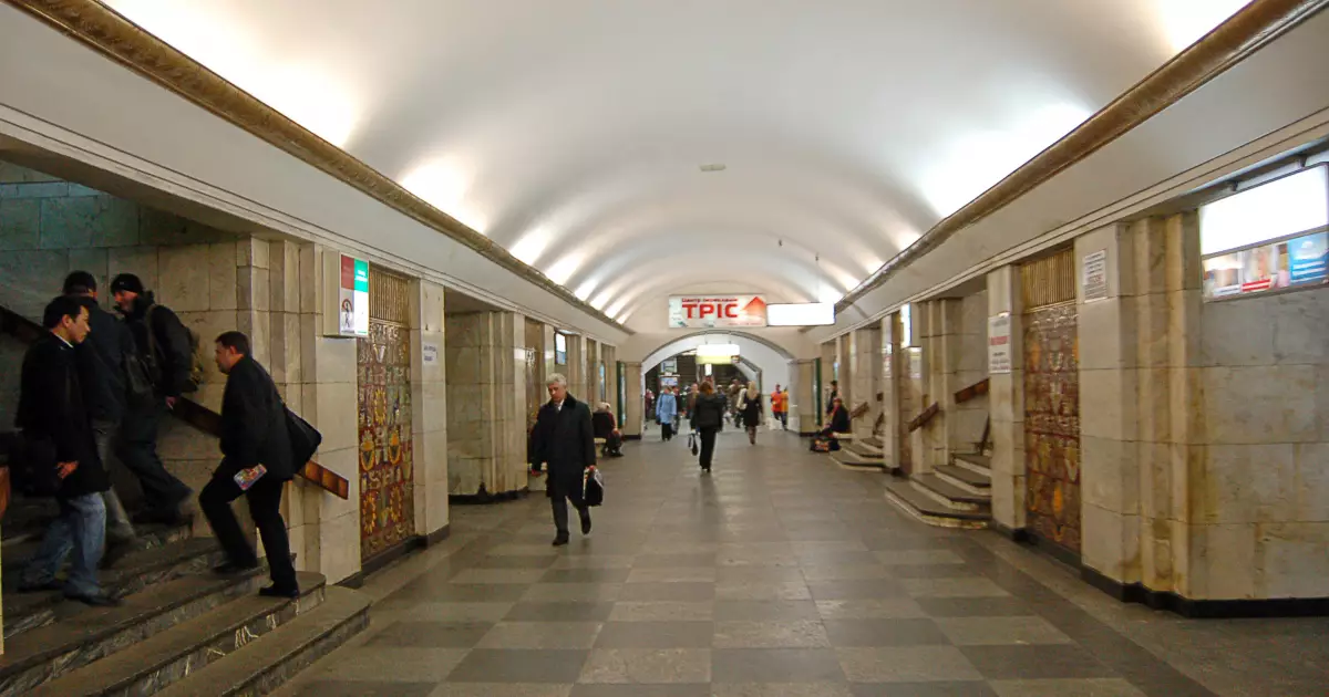 Трагедія в київському метро: чоловік загинув, потрапивши під поїзд на станції «Хрещатик»