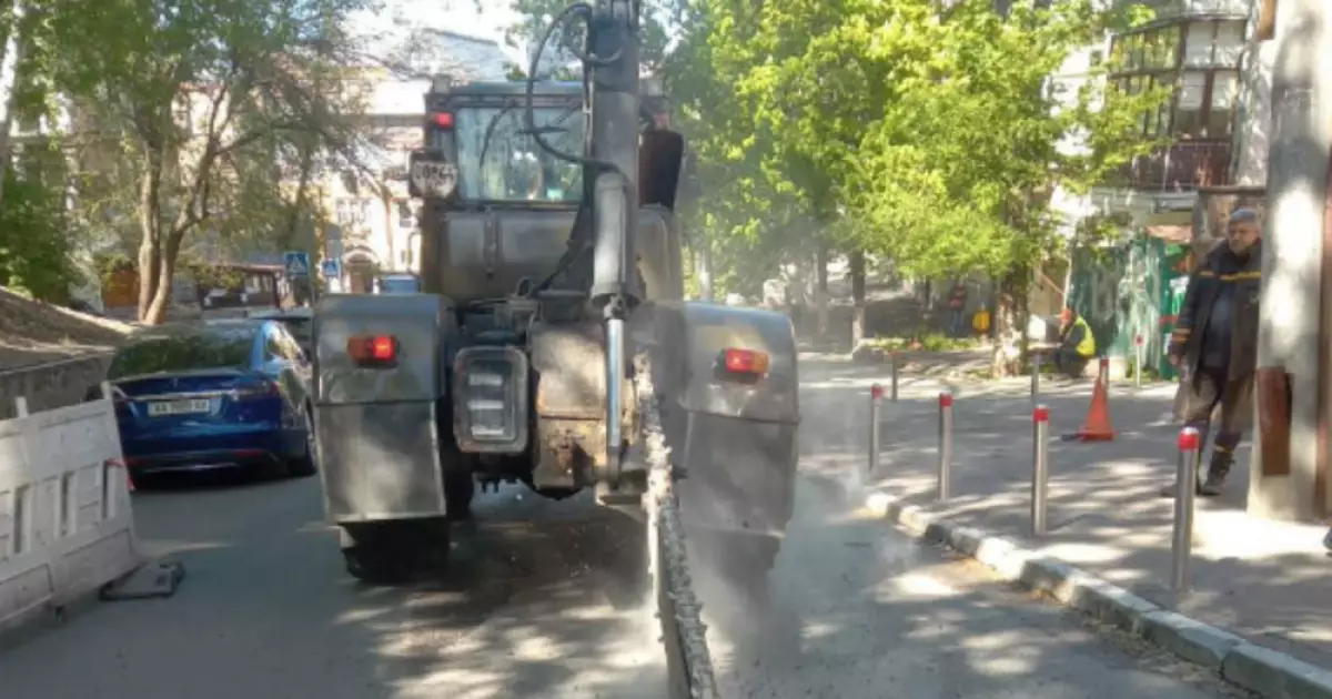 Термінові роботи Київводоканалу: де у Києві немає води та перекрито рух