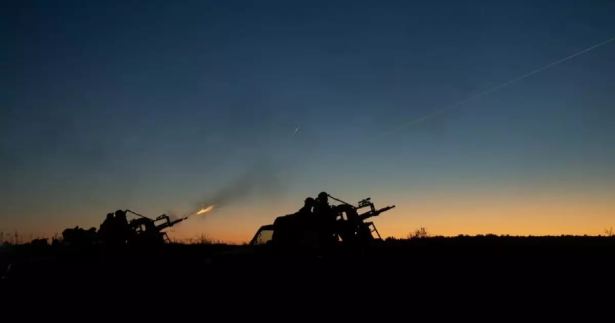 Нічна атака на Київ: 11 ворожих дронів знищено, уламки спричинили пожежу