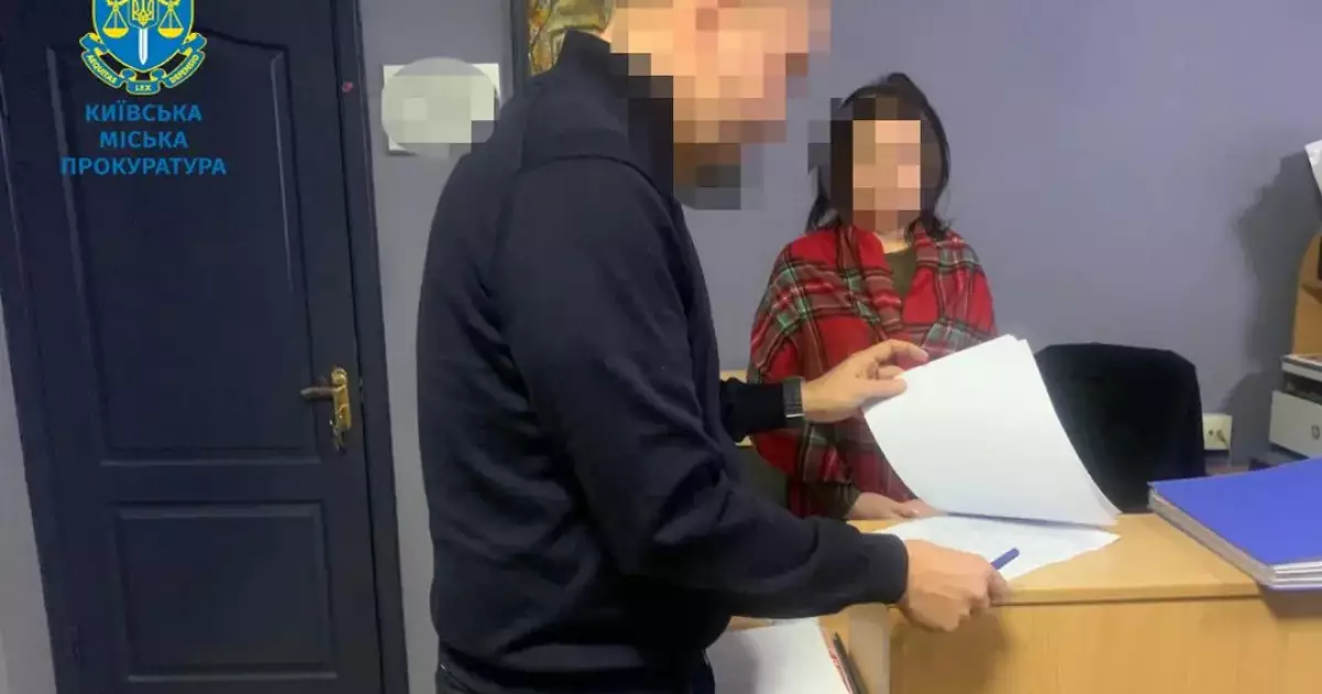 Посадовець із “відкатом”: у Києві судитимуть чиновника РДА за махінації з ремонтом вентиляції школи
