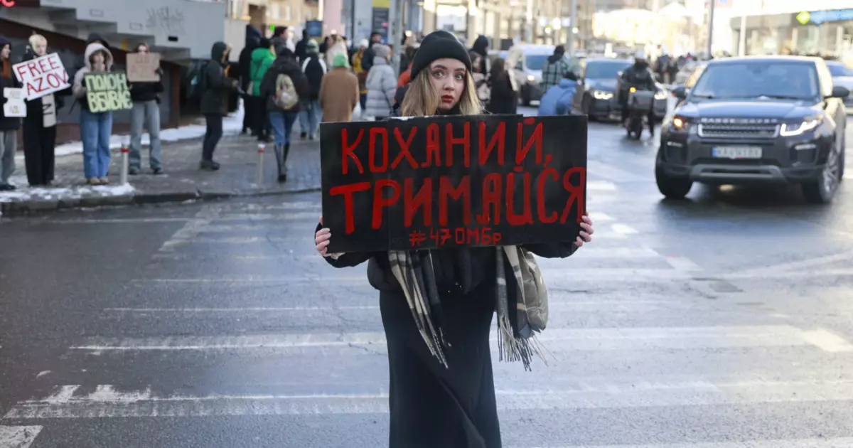 “Оглушлива тиша”: фотовиставка Amnesty International Ukraine про долі українських військовополонених