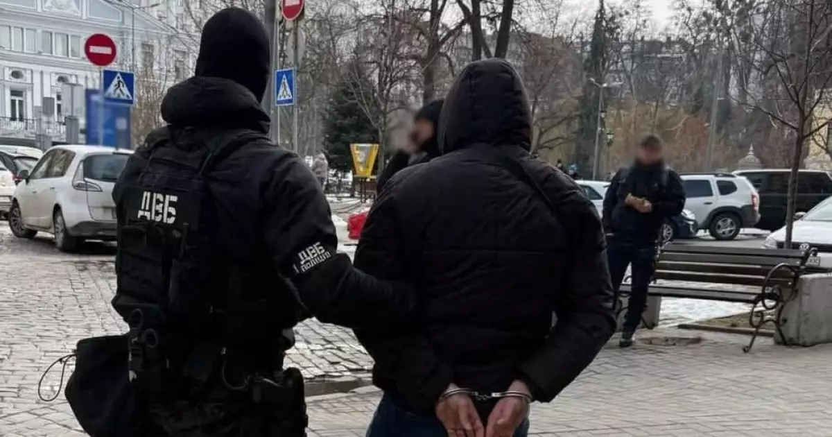 Торгував правом на проживання: у Києві судитимуть посадовця міграційної служби за хабар