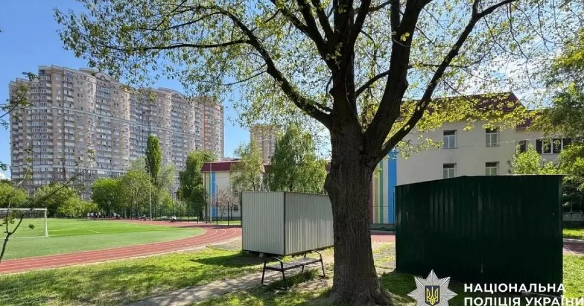 У Києві чоловік обікрав школярів просто під час уроку