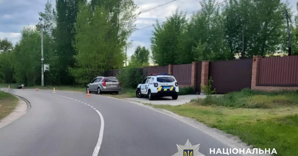 Мотоцикліст врізався в електроопору на Київщині: подробиці ДТП
