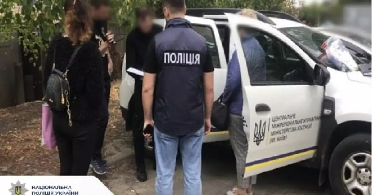 У Києві викрито держвиконавця та спільників за махінації з провадженням