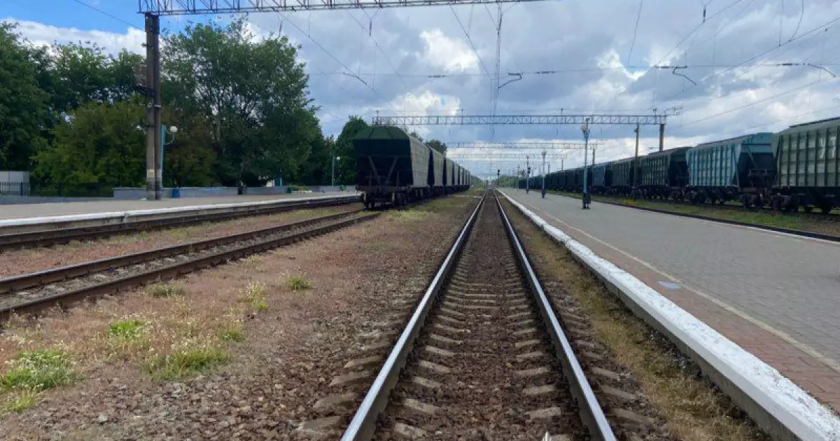 Трагедія біля Яготина: електротягач на смерть збив чоловіка