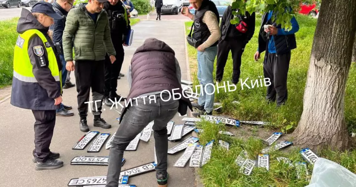 Вандал позривав номери з 60 авто в Києві — мешканці шоковані
