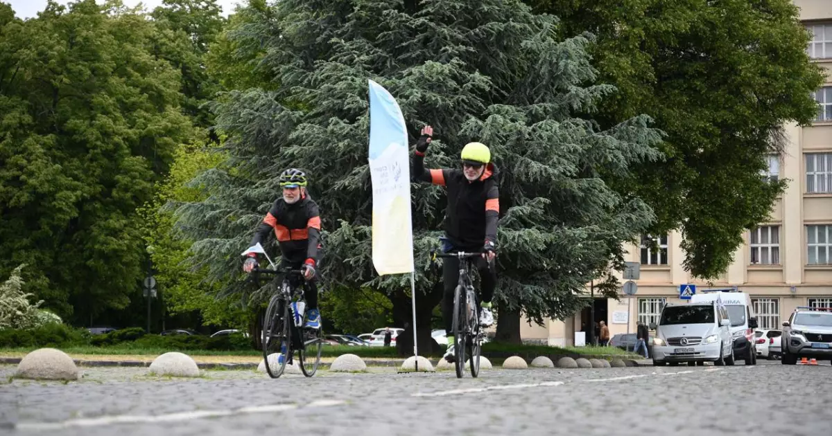 Ветерани стартували з Ужгорода до Києва: 1000 км за Героїв!