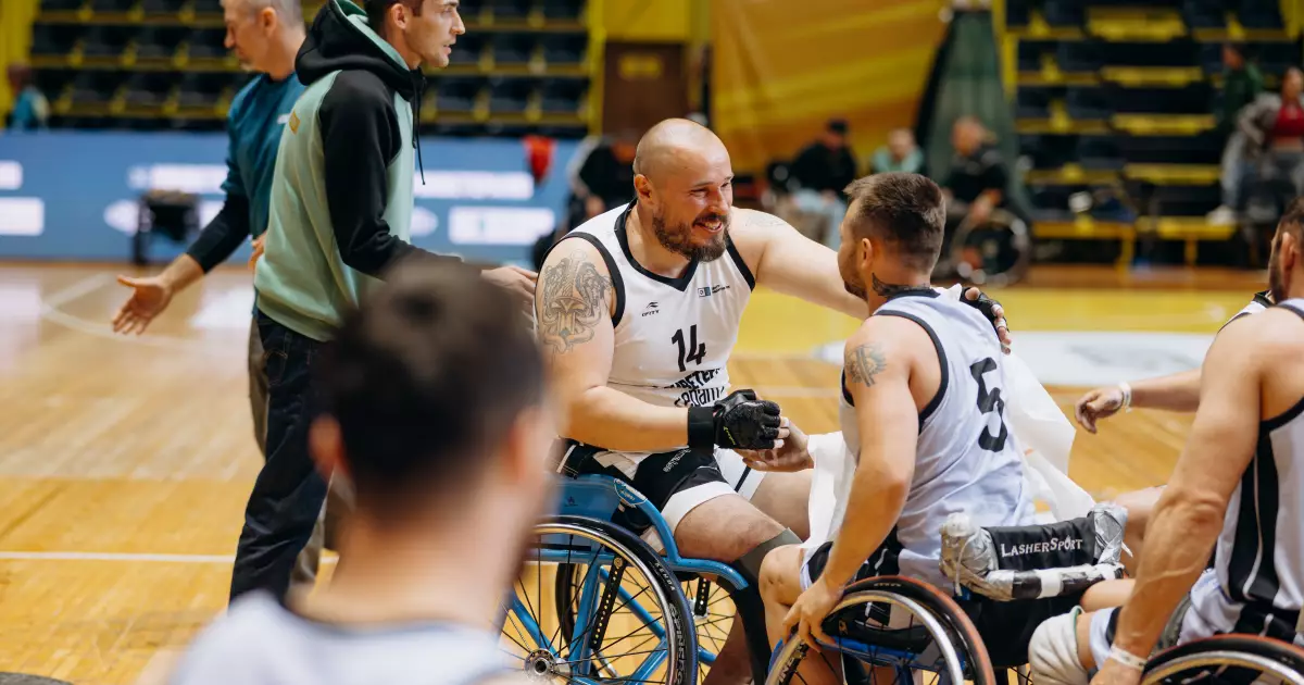 Спорт, що повертає до життя: у Києві пройшли змагання ветеранів на візках