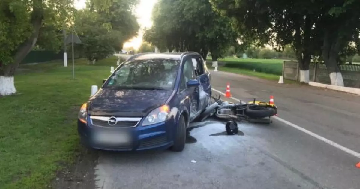 19-річний мотоцикліст протаранив авто на Київщині: подробиці ДТП